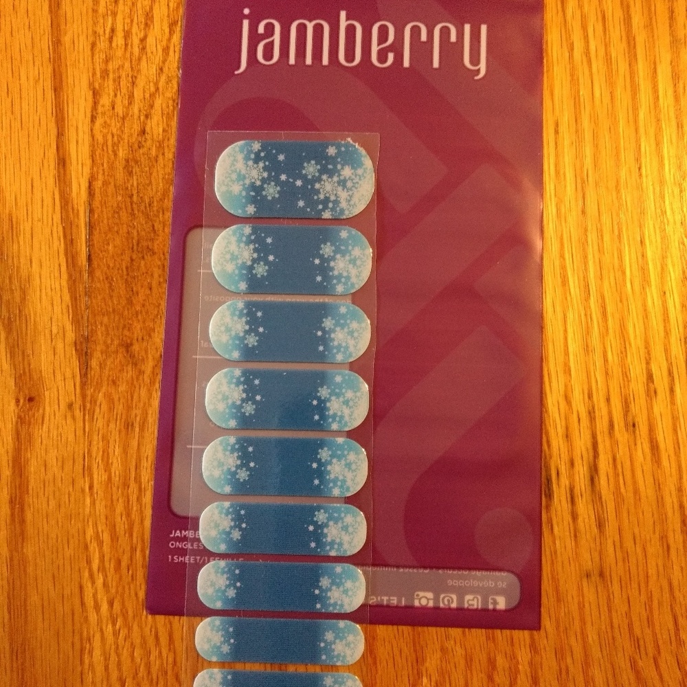 Jamberry Nail Wraps in Let It Snow